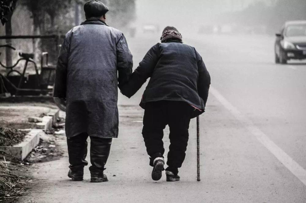 农民工嫖妓50岁老熟女:偏瘫最新治疗,农民工嫖妓与偏瘫最新治疗,社会现象与医疗进步的探讨 农民工嫖妓50岁老熟女:偏瘫最新治疗,农民工嫖妓与偏瘫最新治疗,社会现象与医疗进步的探讨