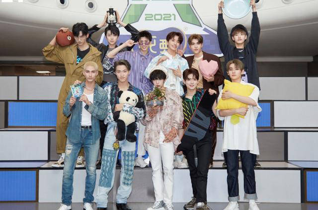 免费人成视频在线播放:01-17-19-23-25-43W:09,免费人成视频在线播放,探索与警示 免费人成视频在线播放:01-17-19-23-25-43W:09,免费人成视频在线播放,探索与警示