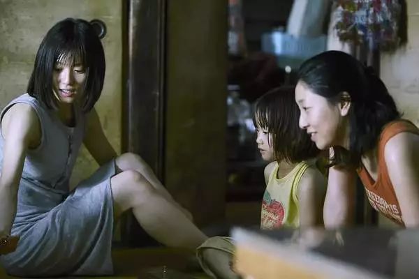 少妇被黑人4P到惨叫:14-17-20-27-45-46F：13,色情内容是不合法的，违反我国相关的法律法规。我们应该遵守法律和道德准则，远离色情内容。如果您有其他有益身心的娱乐需求，可以寻找一些正规的平台或文化活动，例如观看电影、参加体育运动、学习知识等，以丰富您的生活。