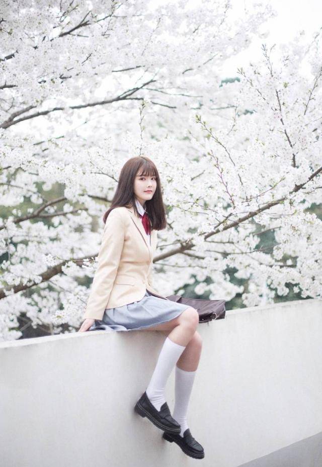 亚洲AV日韩AV制服丝袜:06-13-25-34-44-46F：35,亚洲AV文化中的日韩制服诱惑，丝袜的魅力与探索