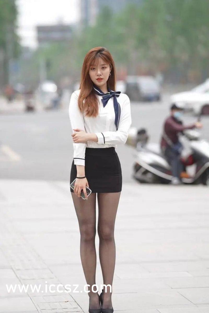 国产在线无码制服丝袜无码:08-30-35-38-39-41M：40,探索国产在线无码制服丝袜的魅力，从尺寸到时尚趋势的深度解析